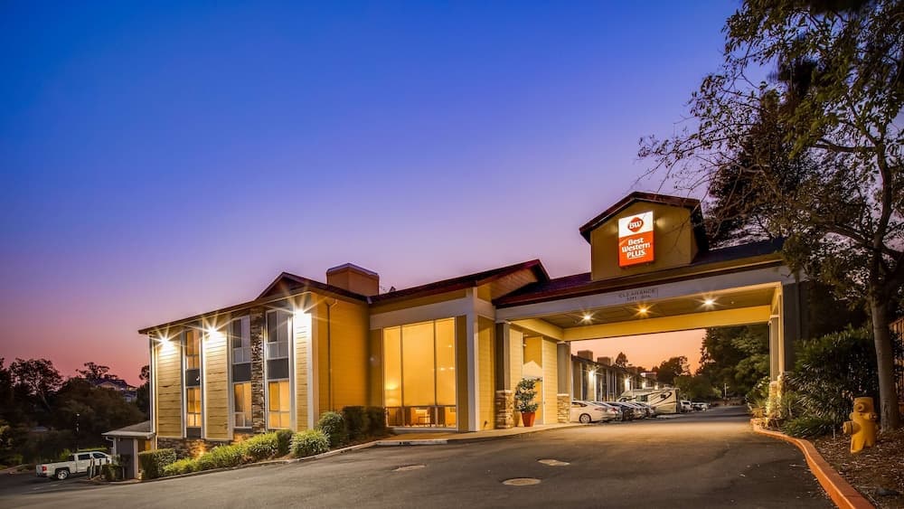 Best Western Plus Heritage Inn main
