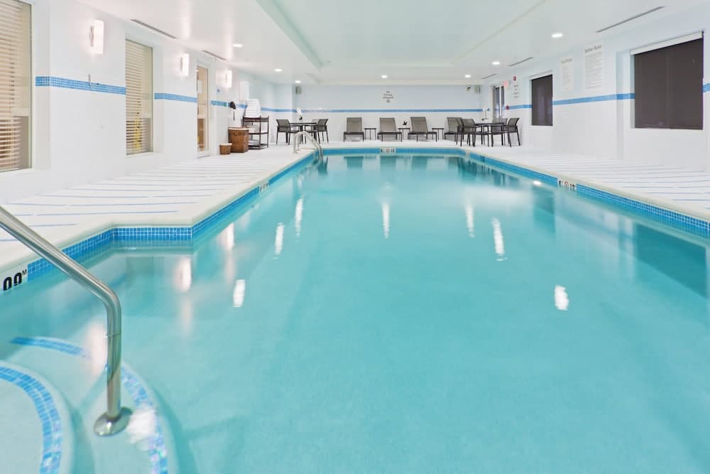 Holiday Inn Express Neptune main