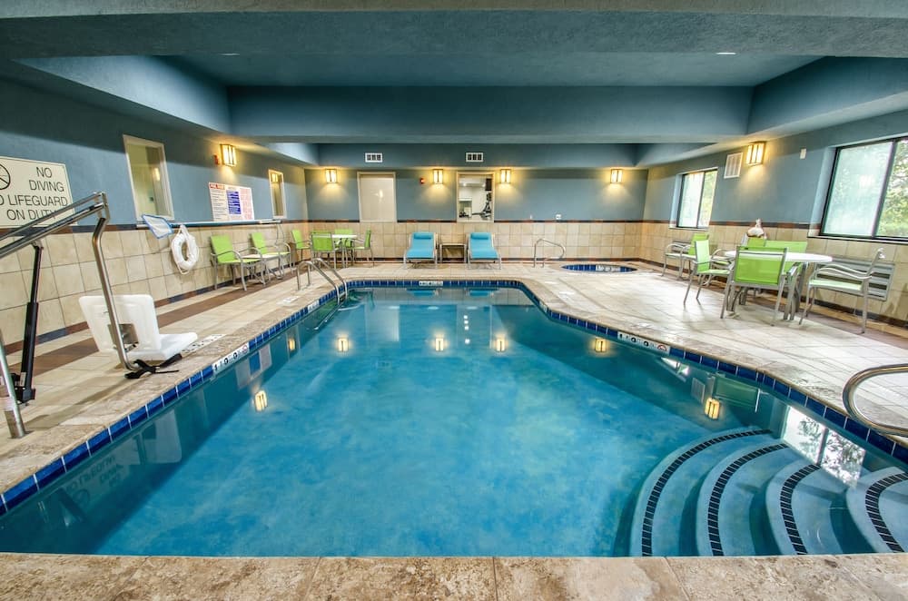 Holiday Inn Express Olathe South main