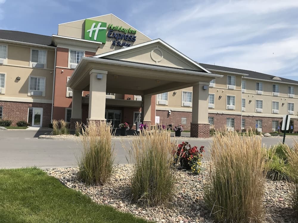 Holiday Inn Express And Suites Council Bluffs Conv main