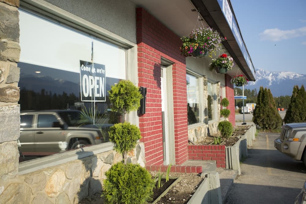 Valemount Vacation Inn main