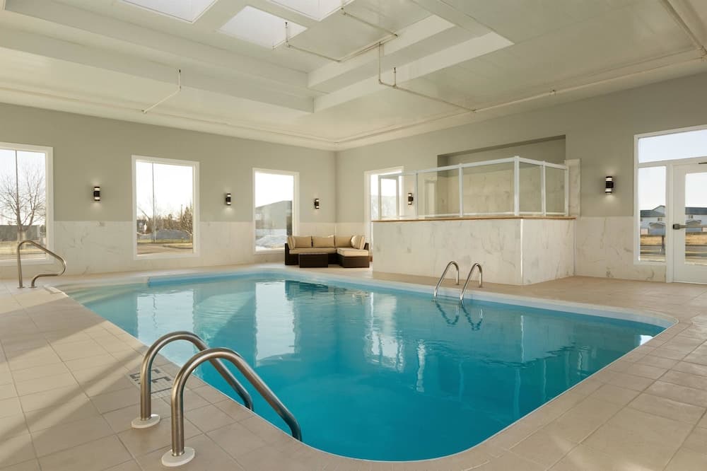 Days Inn & Suites by Wyndham Brooks main