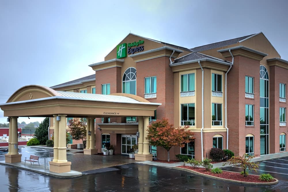 Holiday Inn Express And Suites Richmond main