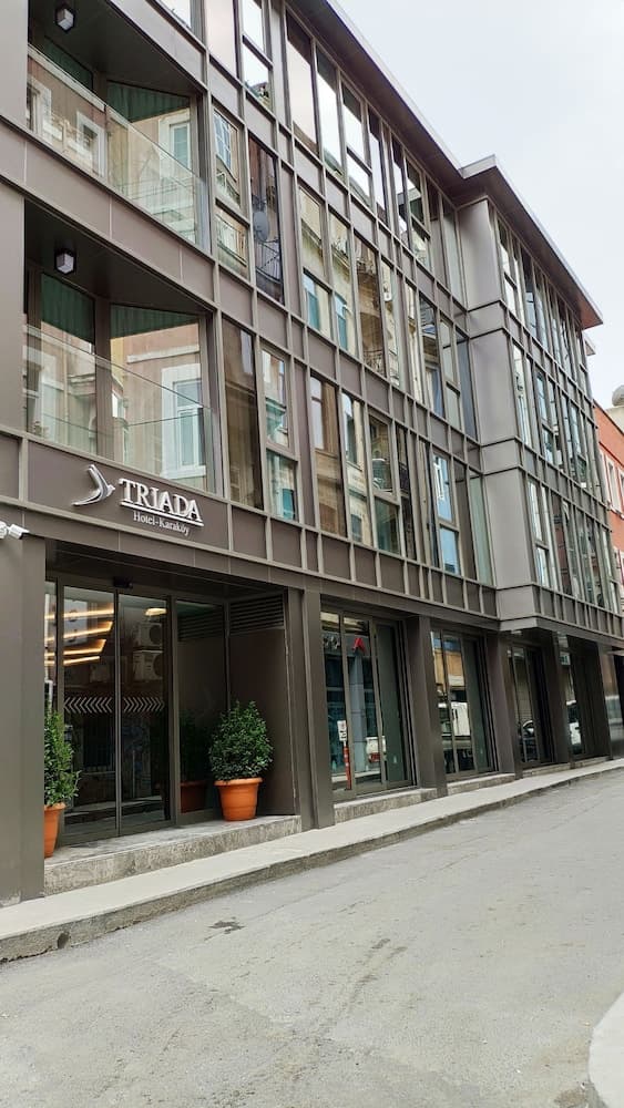 Triada Hotel Karakoy main
