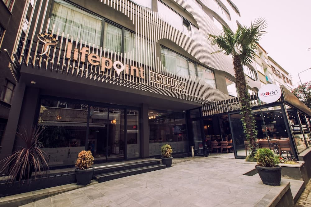Life Point Hotel main