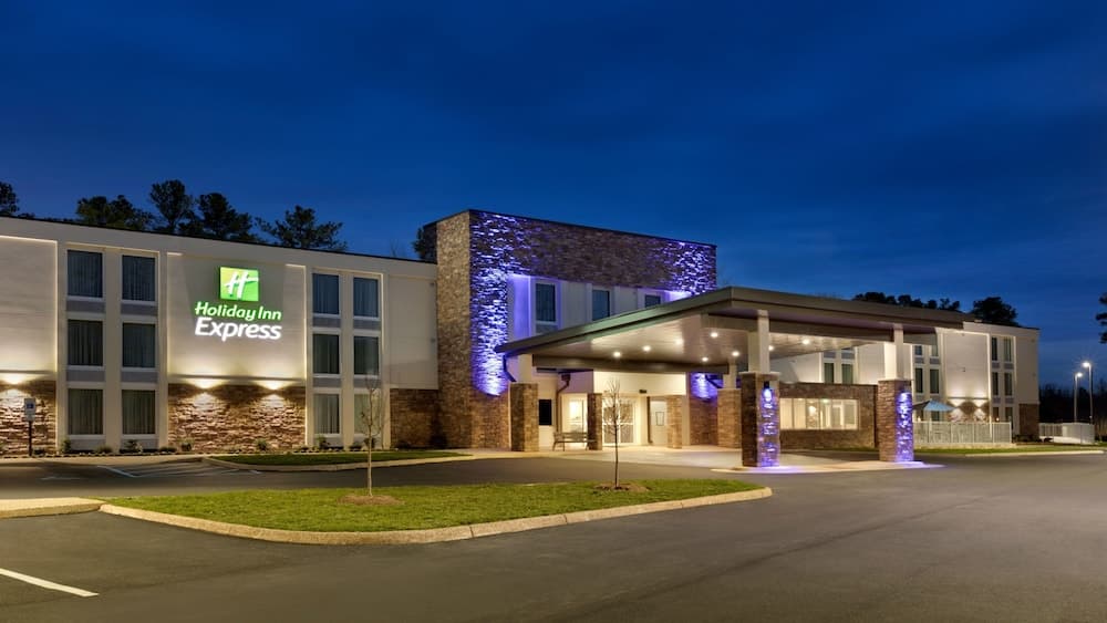 Holiday Inn Express Williamsbrg Busch Gardens Area main