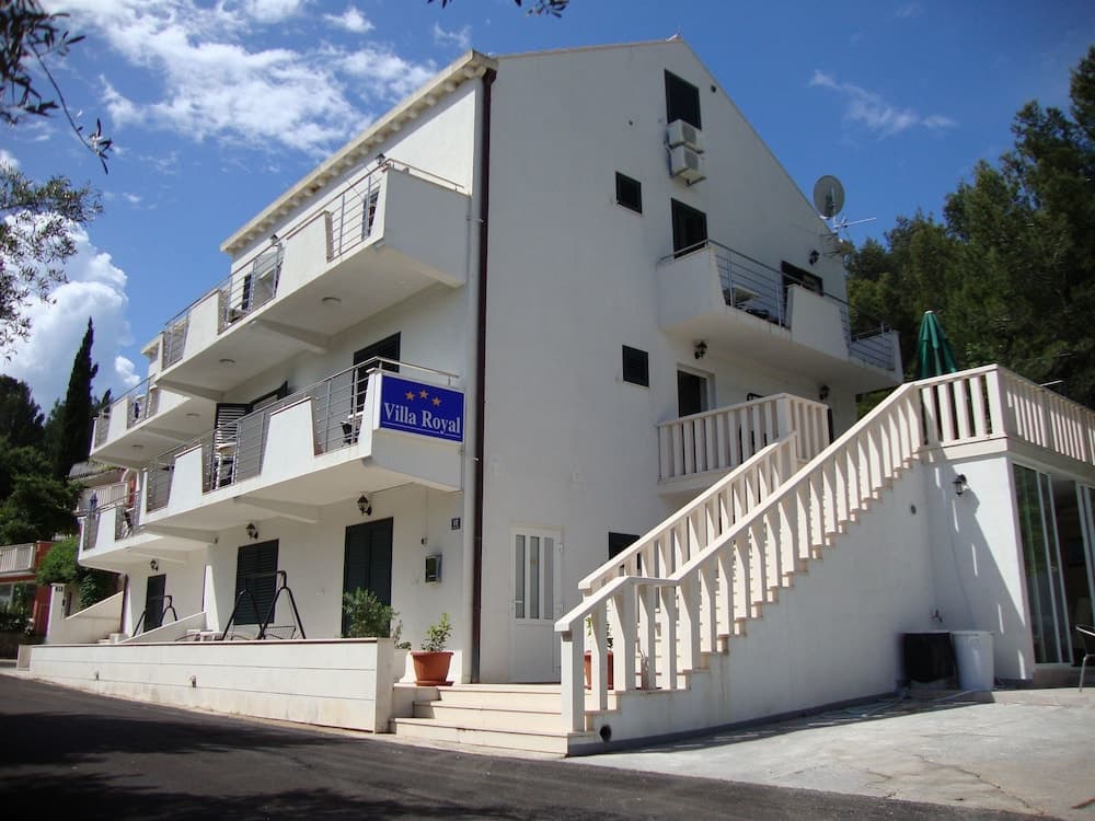 Villa Royal main