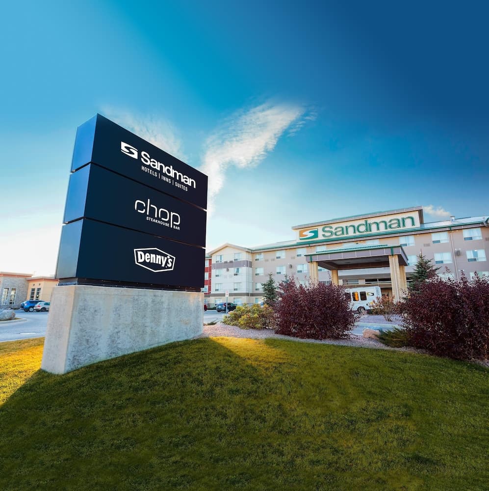 Sandman Hotel & Suites Winnipeg Airport main