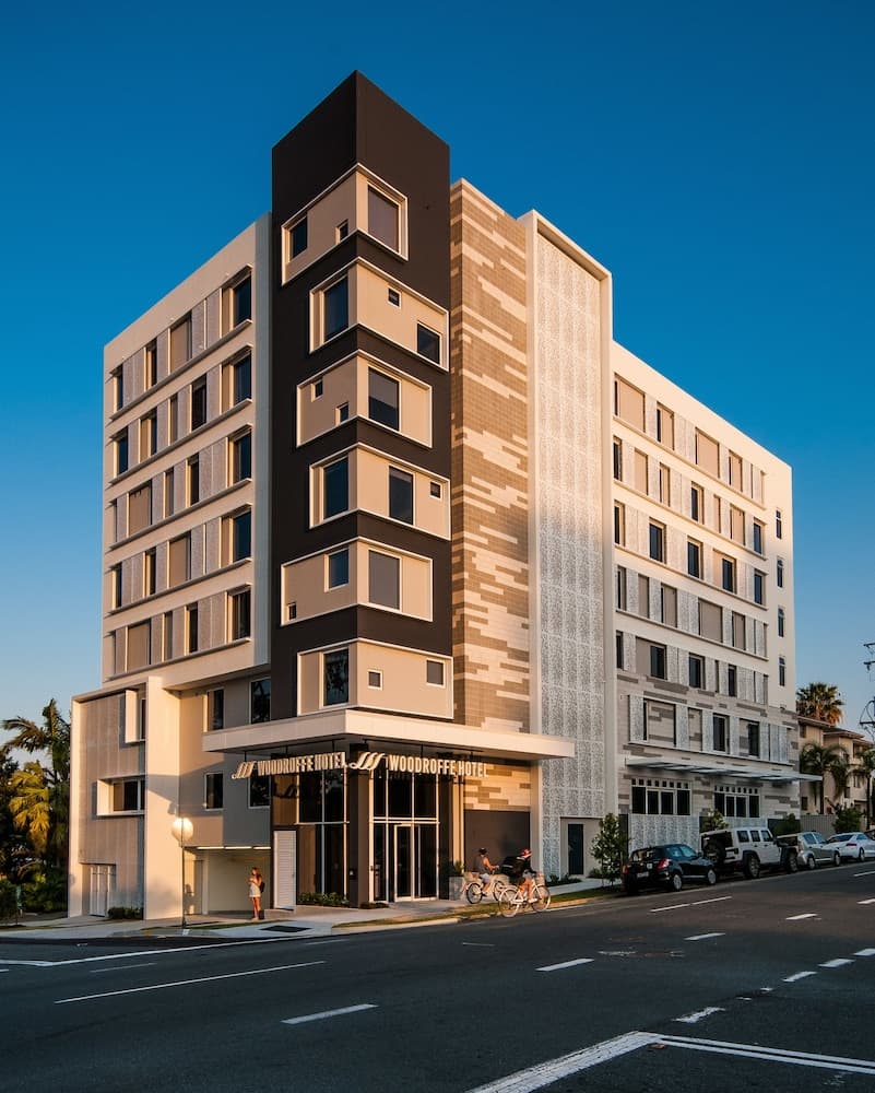 Woodroffe Hotel main