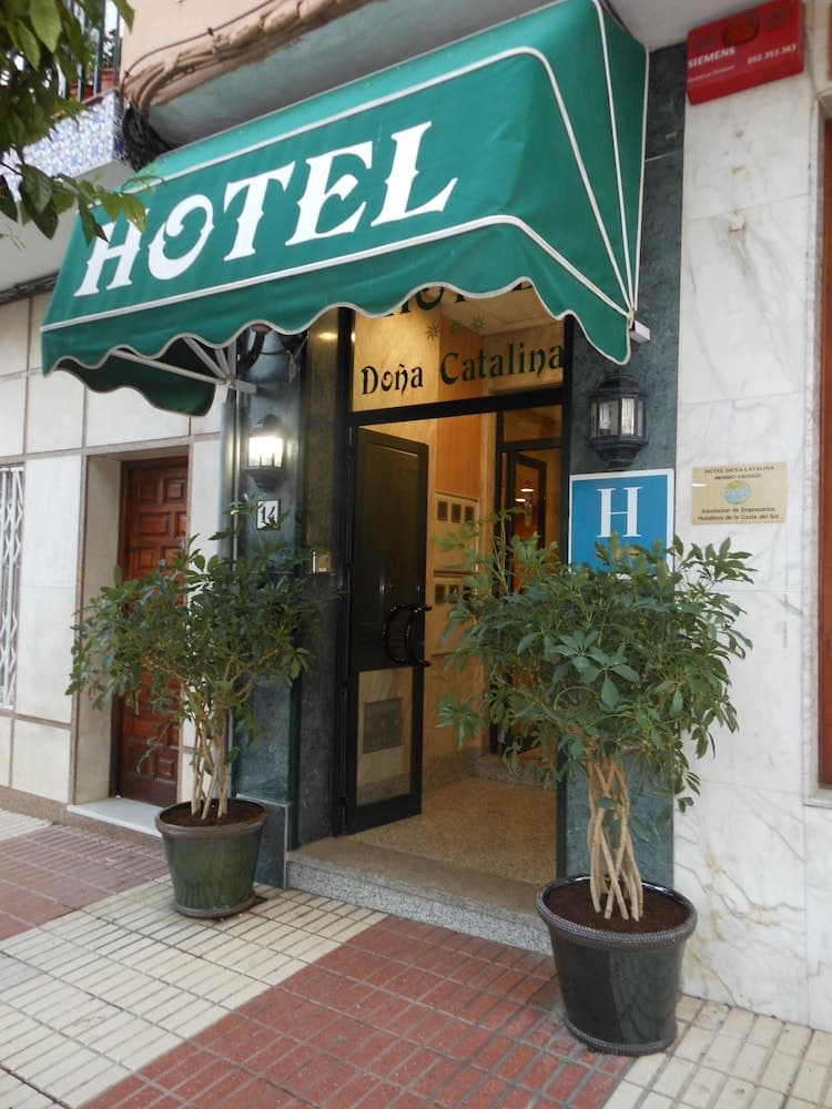 Doña Catalina main