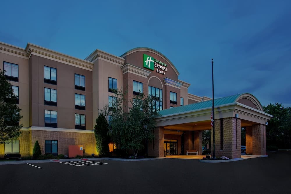Holiday Inn Express & Suites Rochester Webster main