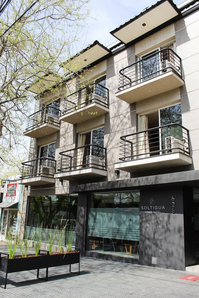 Soltigua Apart Hotel Mendoza main