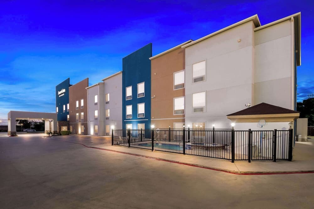 AmericInn by Wyndham New Braunfels main