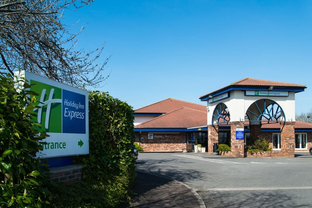 Holiday Inn Express Peterborough main