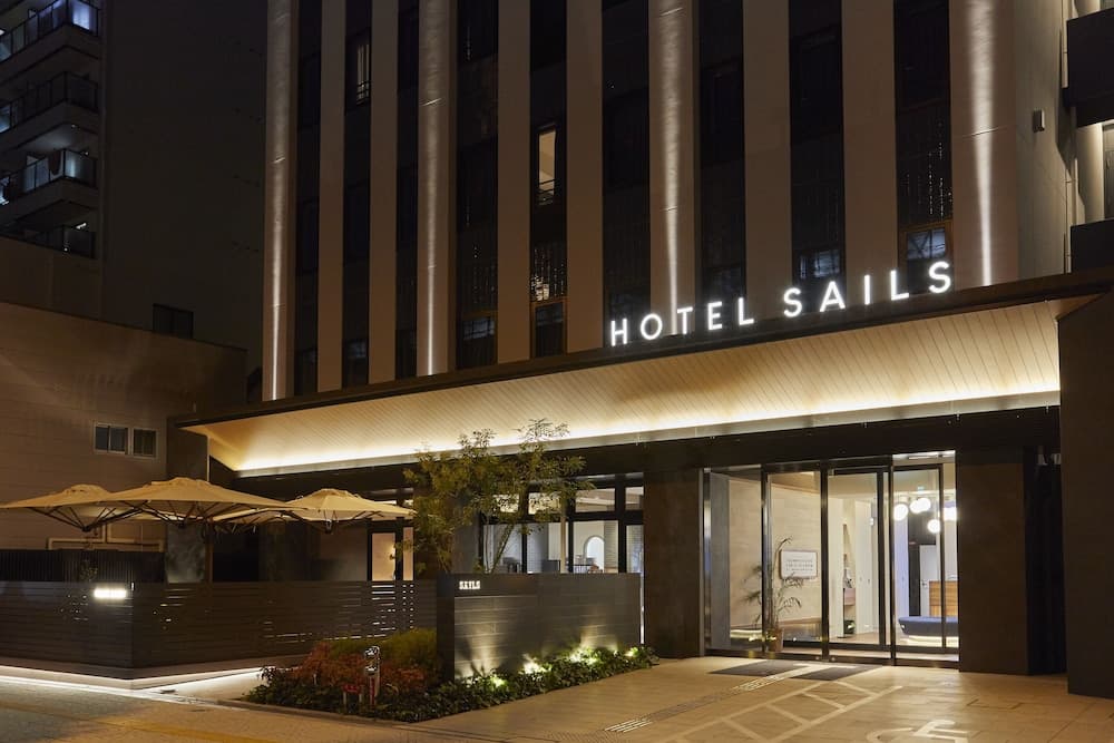 Hotel Sails main
