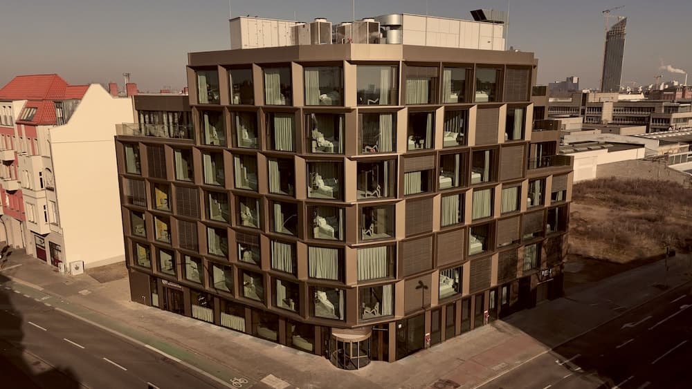 Bellman Hotel main