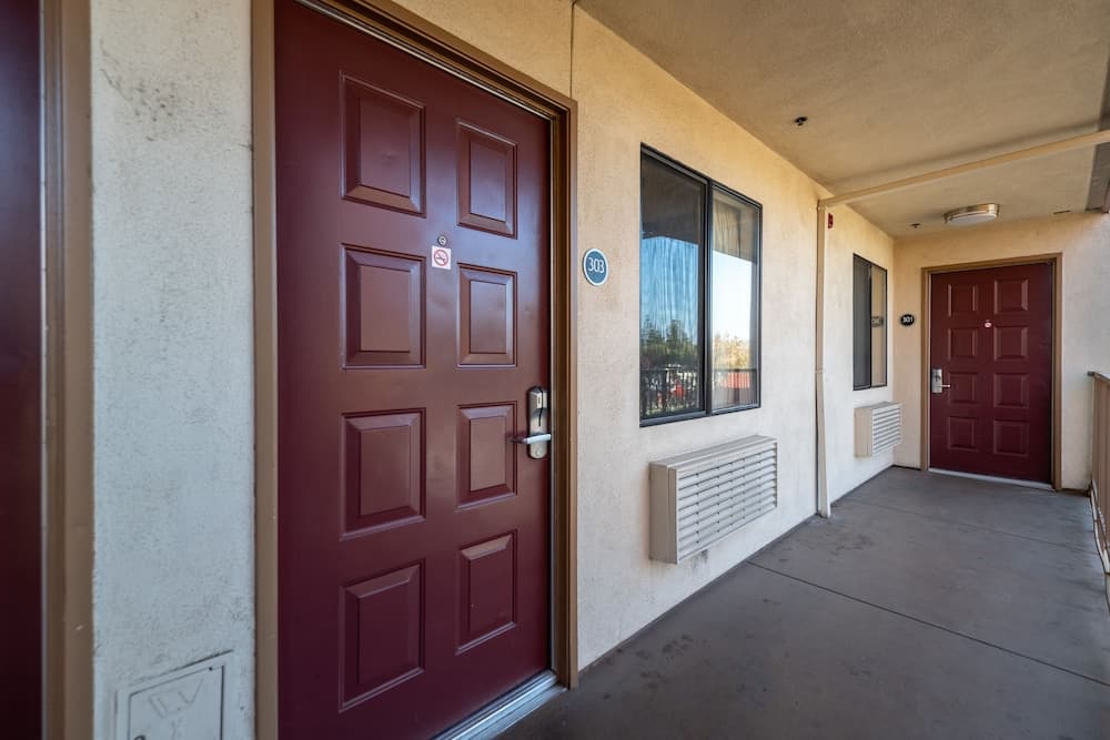 Red Roof Inn & Suites Sacramento North main