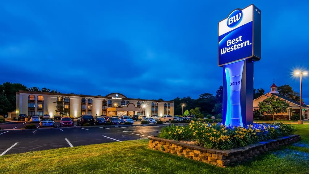 Best Western Hazlet Inn main