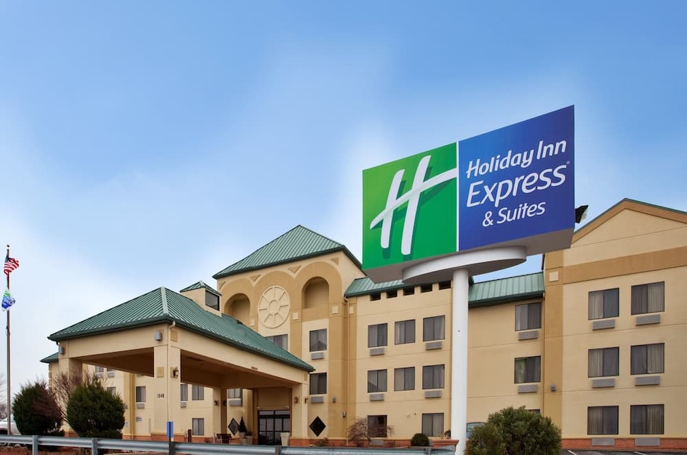 Holiday Inn Express And Suites St. Louis West Fent main