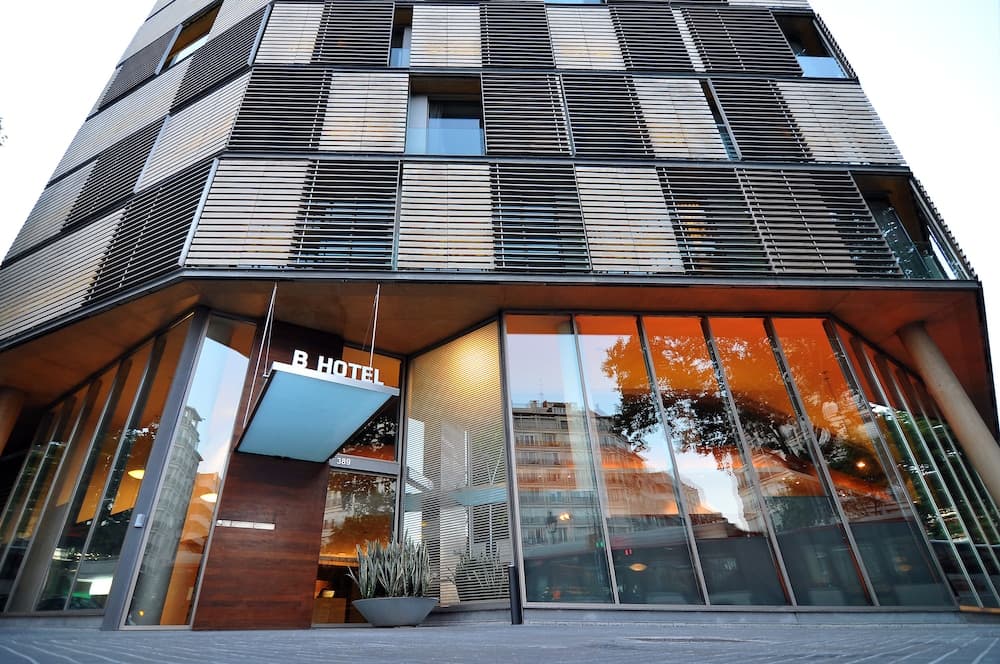 B-Hotel main