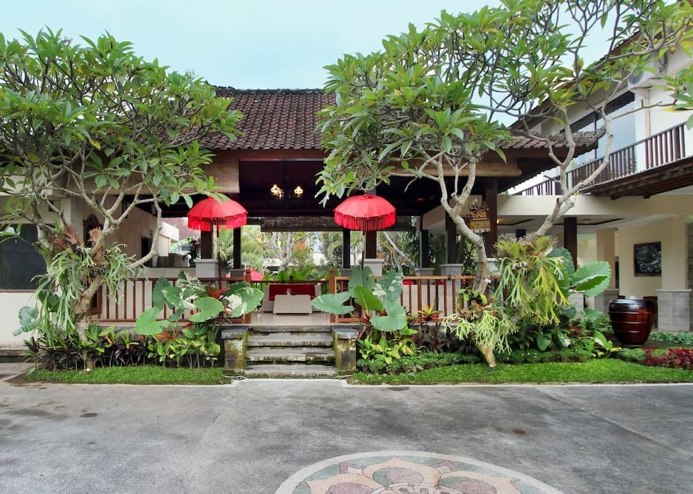 Putri Ayu Cottages main