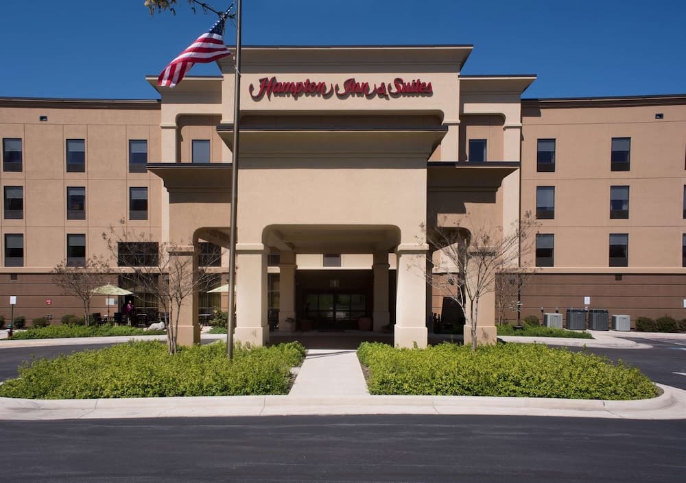 Hampton Inn and Suites Woodstock VA. main
