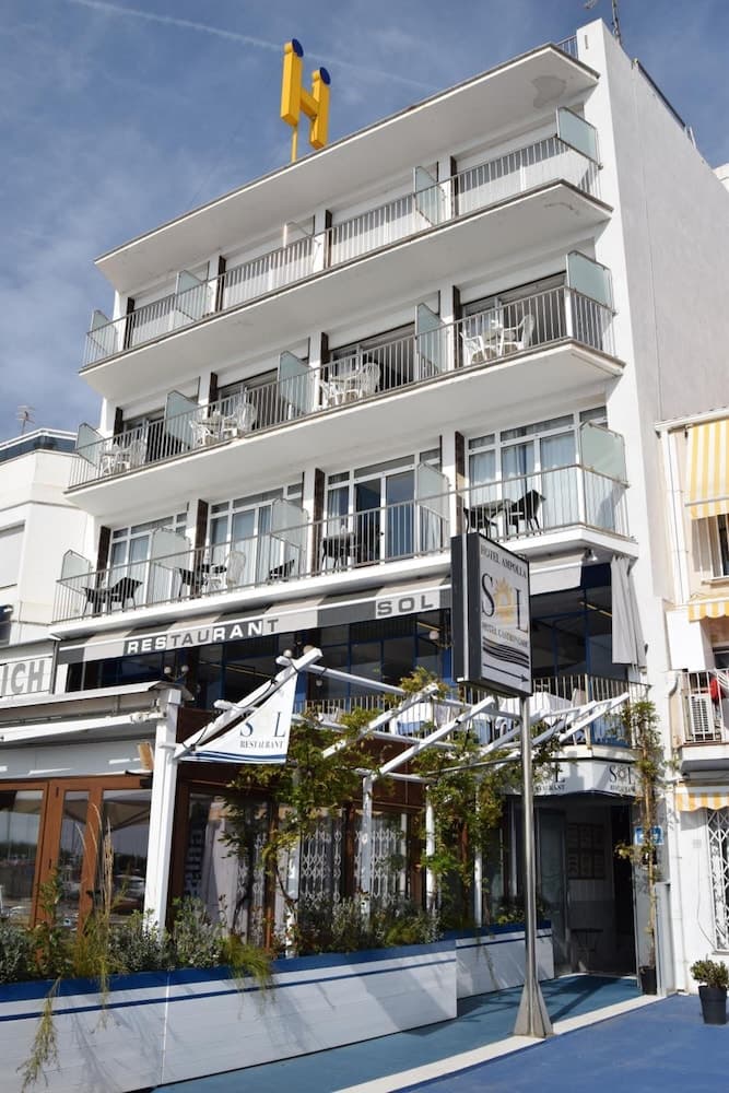 Hotel Ampolla Sol main