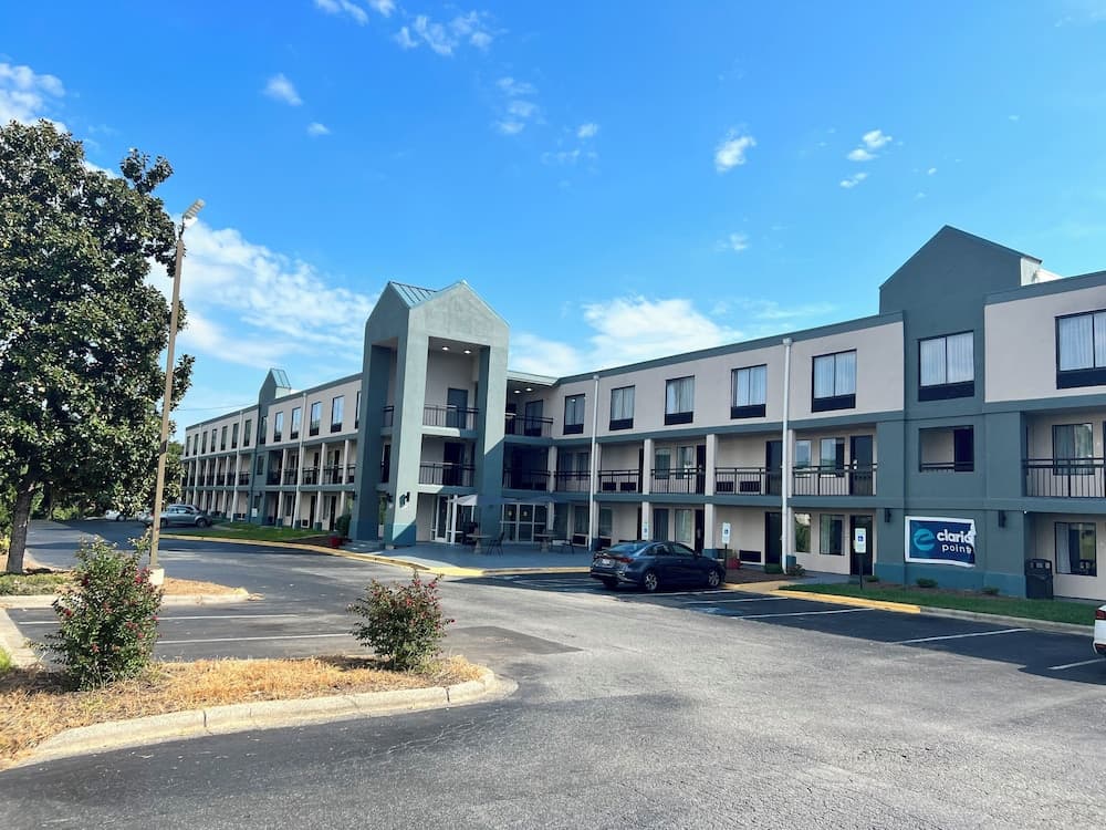 Clarion Pointe Greensboro main
