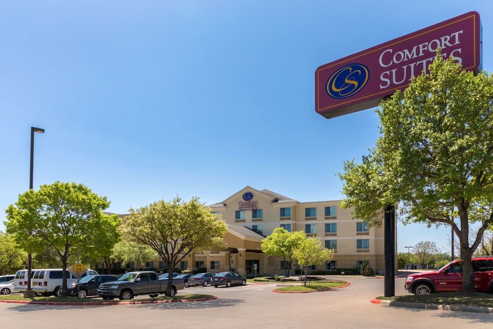 Comfort Suites Austin Airport main