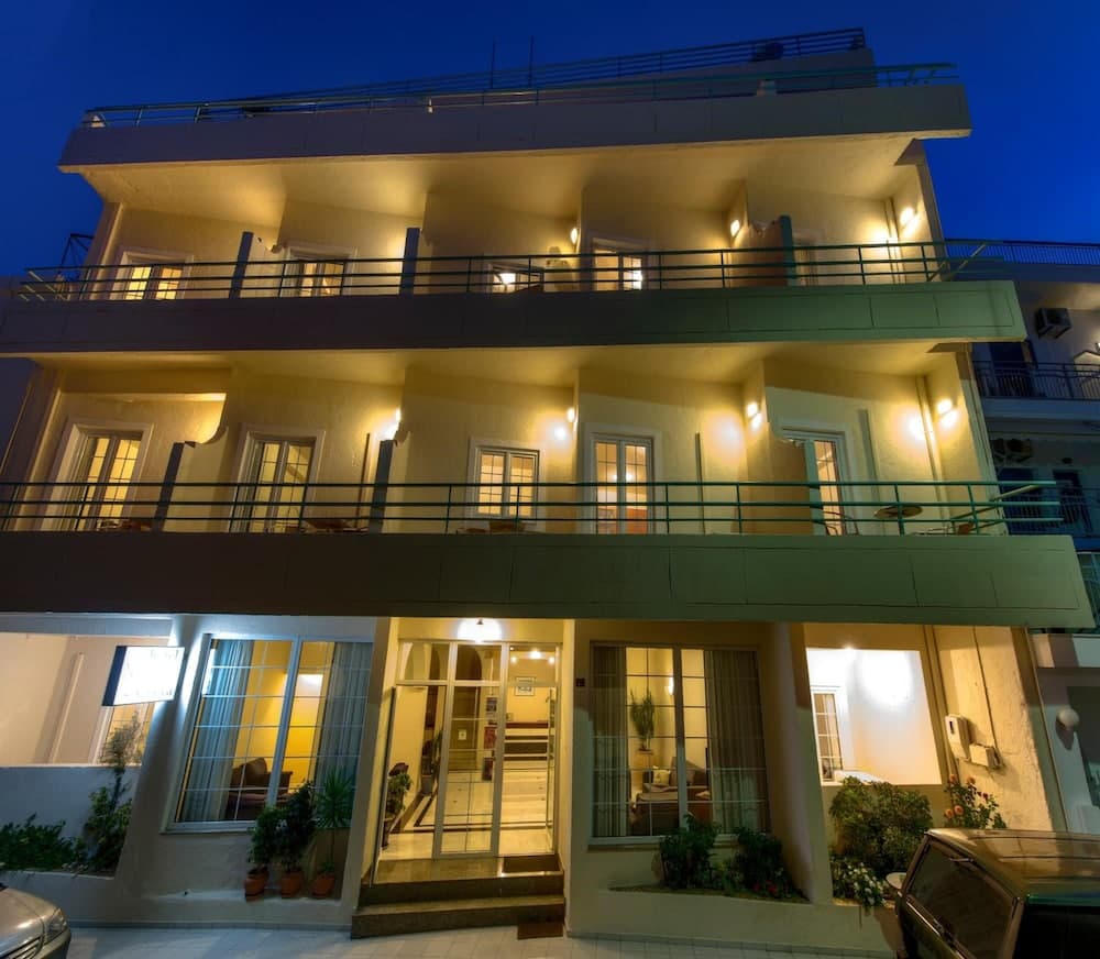 Creta Hotel main