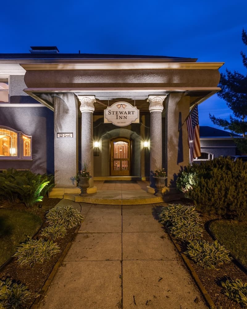 Stewart Inn main
