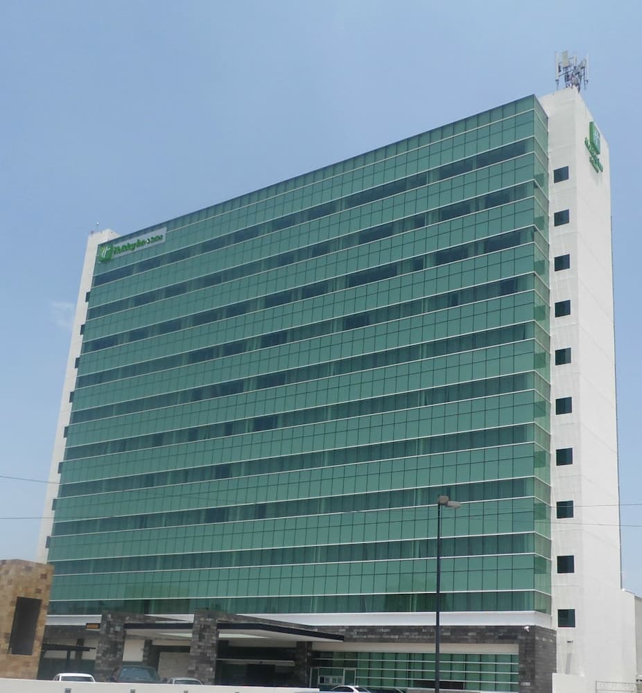 Holiday Inn & Suites Leon Plaza Mayor main
