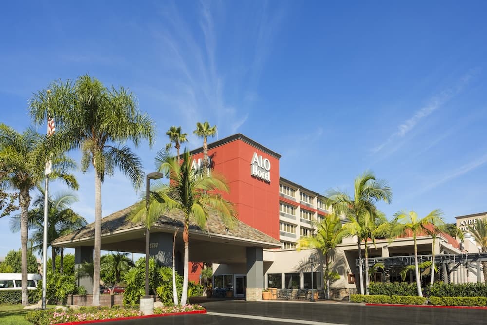 Alo Hotel main