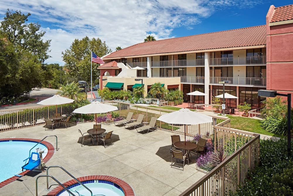 La Quinta Inn & Suites by Wyndham Thousand Oaks-Newbury Park main