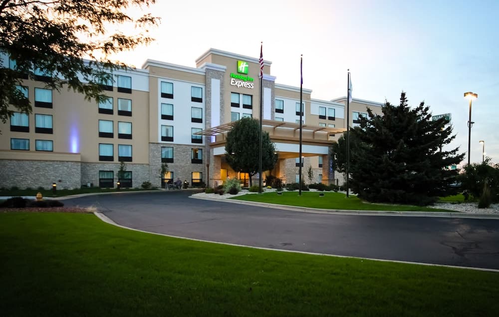 Holiday Inn Express Janesville I-90 & Us Highway 1 main
