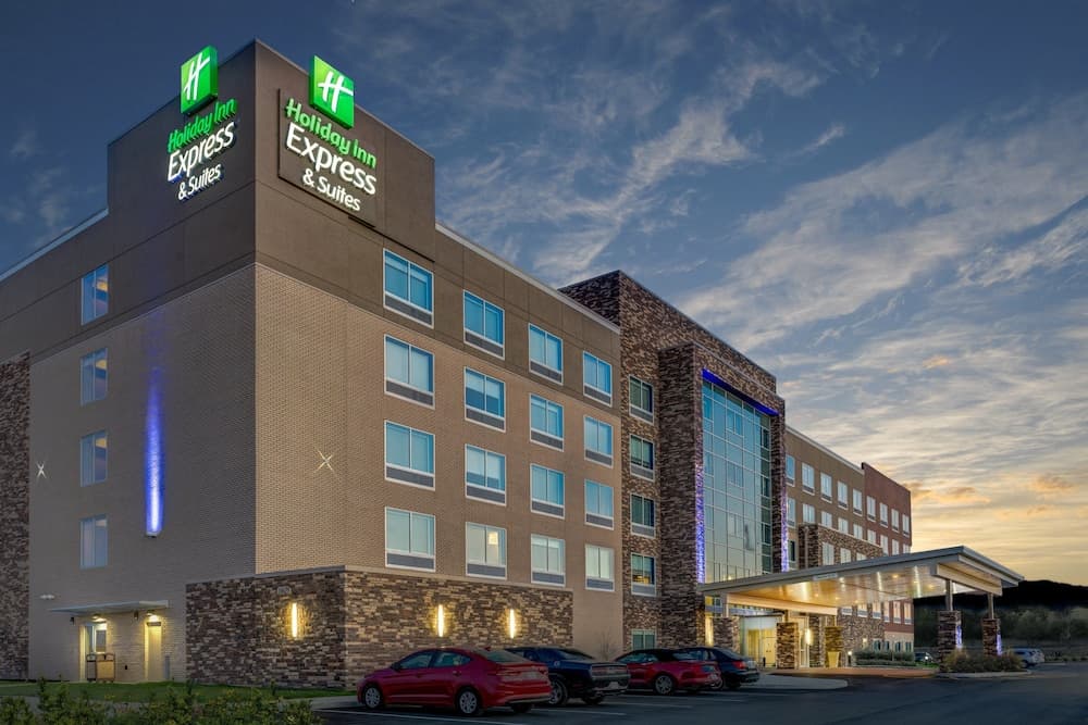 Holiday Inn Express Suites Indianapolis Ne Noblesv main
