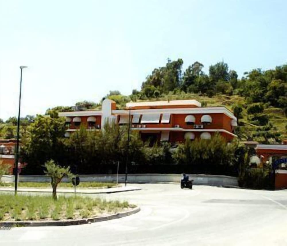Miravalle main