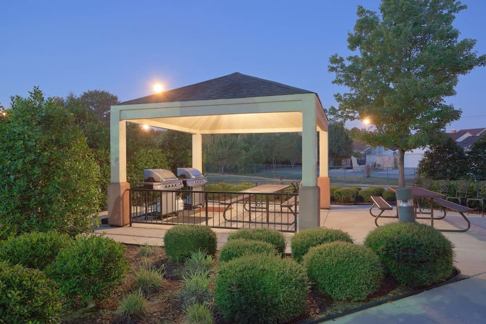 Sonesta Simply Suites Huntsville Research Park main