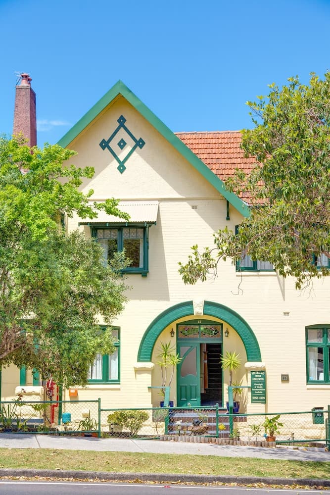 Neutral Bay Lodge main