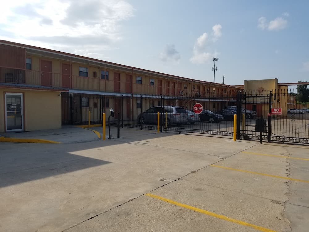 Monte Carlo Motel main