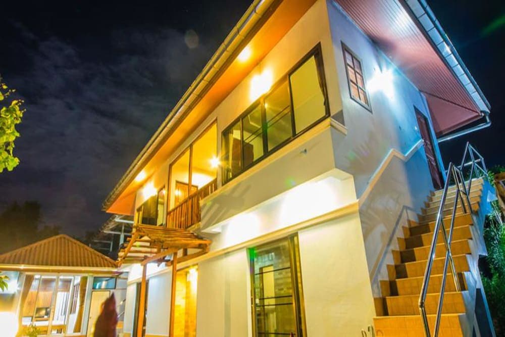 Baanrimnam Resort Hotel