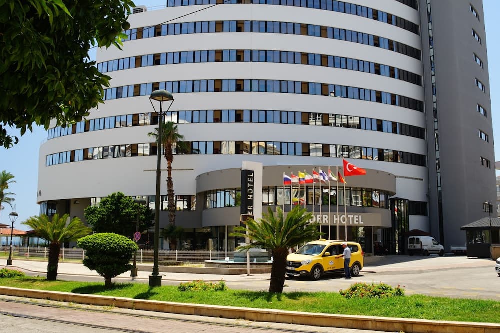 Cender Hotel main