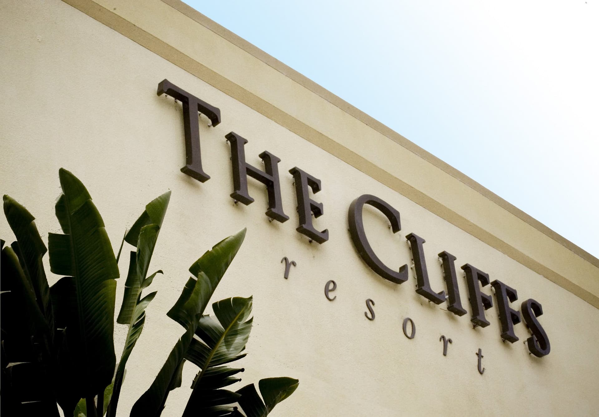 The Cliff Resort main