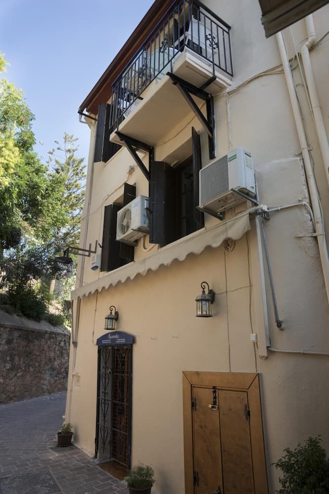 Elia Portou Rooms main