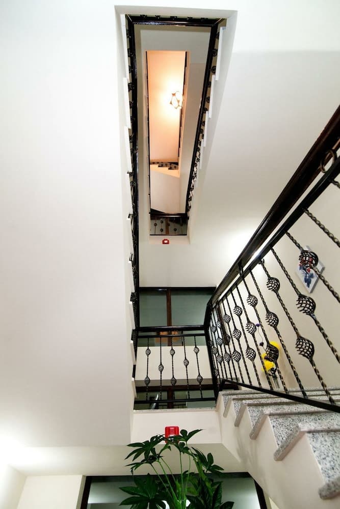 Hotel Ellegance main