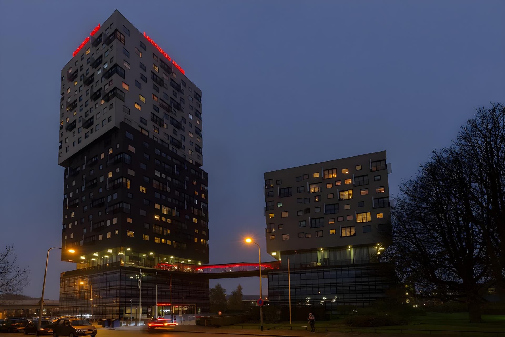 Leonardo Hotel Groningen main
