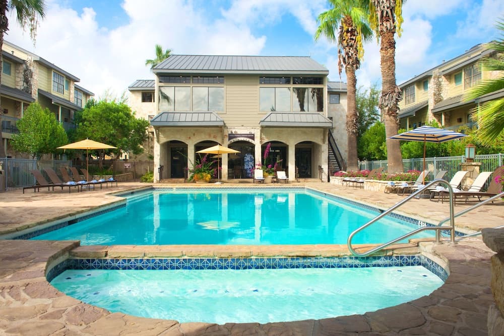 Horseshoe Bay Resort main