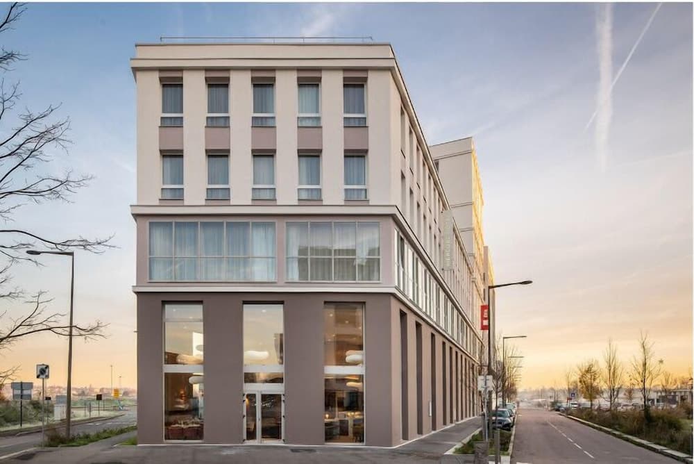 Mercure Acheres St Germain En Laye main