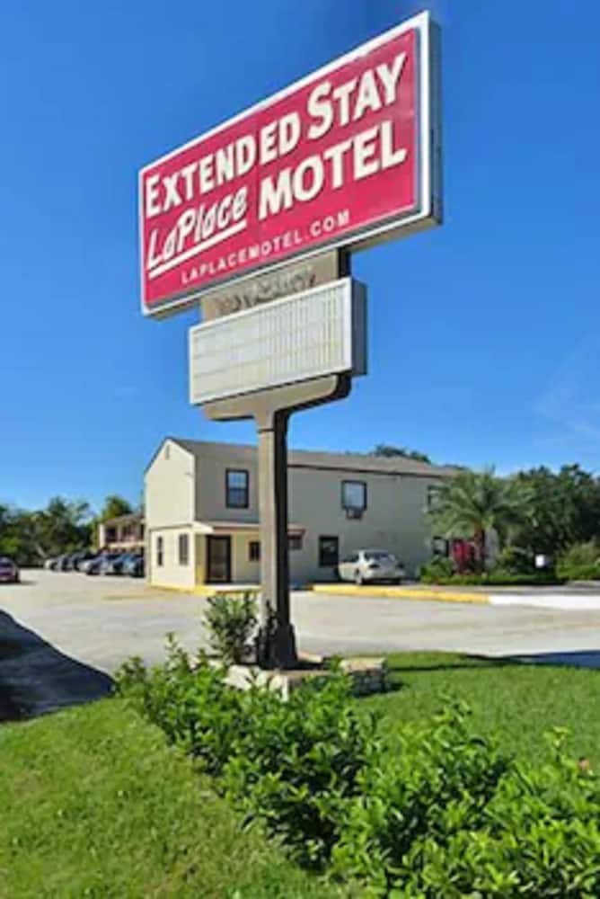 Laplace Motel main