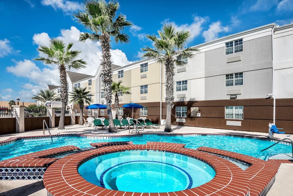 Candlewood Suites Galveston main